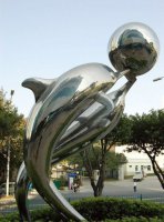 不锈钢戏球的海豚动物雕塑