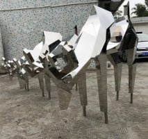 不锈钢动物小鹿雕塑