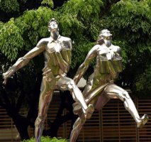 不锈钢城市跑步人物雕塑2