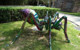 不锈钢蜘蛛园林景观雕塑