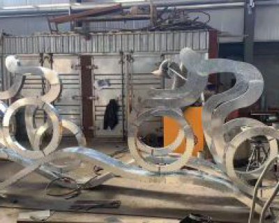 不锈钢抽象人物骑车雕塑广场景观雕塑户外摆件公园景观雕塑 