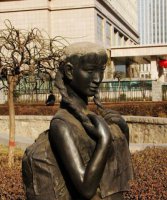 背书包的女孩公园人物铜雕