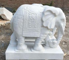 汉白玉卷鼻大象雕塑