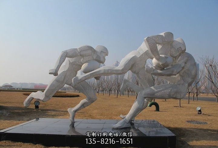 不锈钢公园橄榄球运动员雕塑