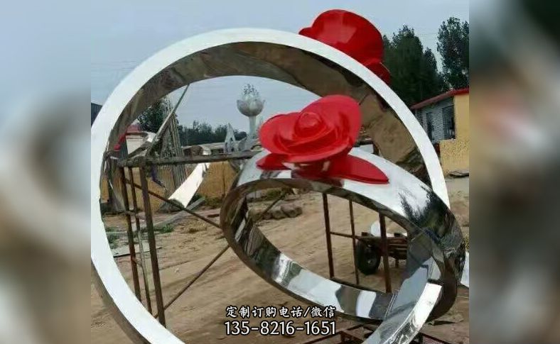 红色玫瑰花雕塑