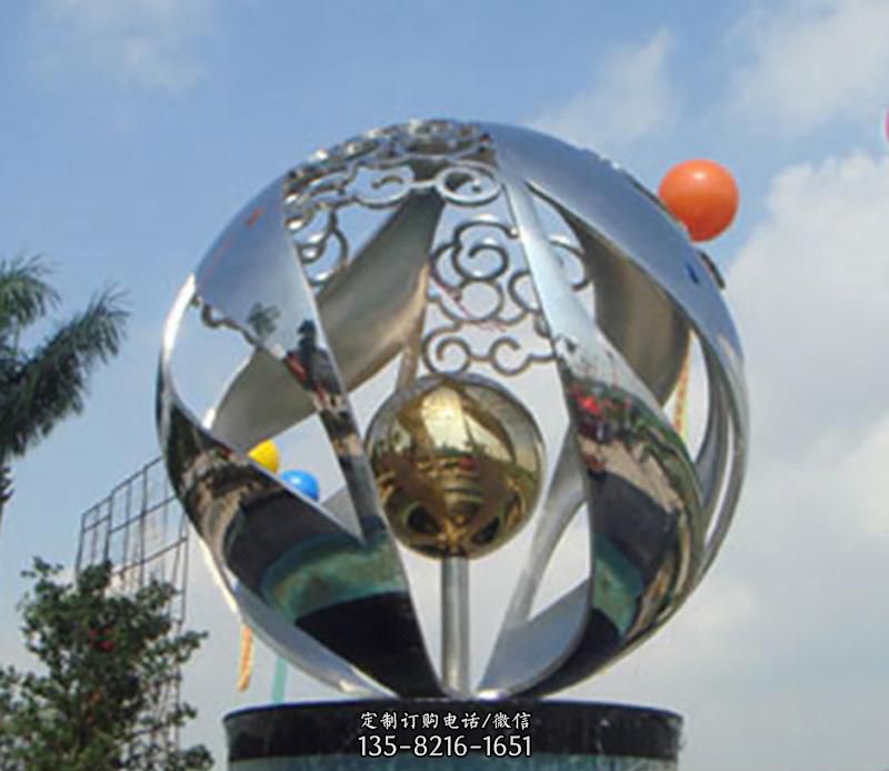 广场不锈钢镜面圆球抽象雕塑高清图片
