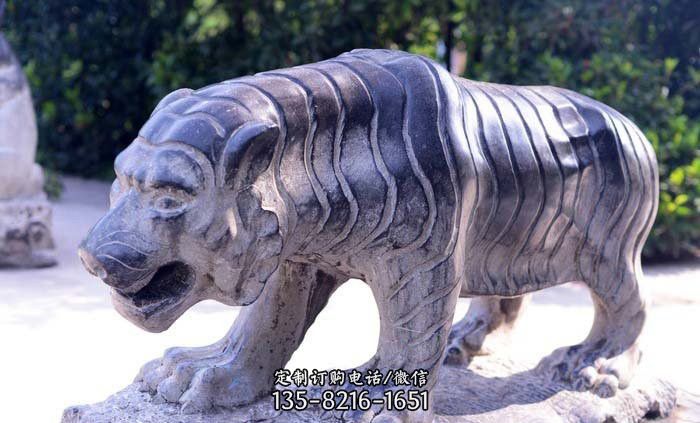 公园青石老虎雕塑图片