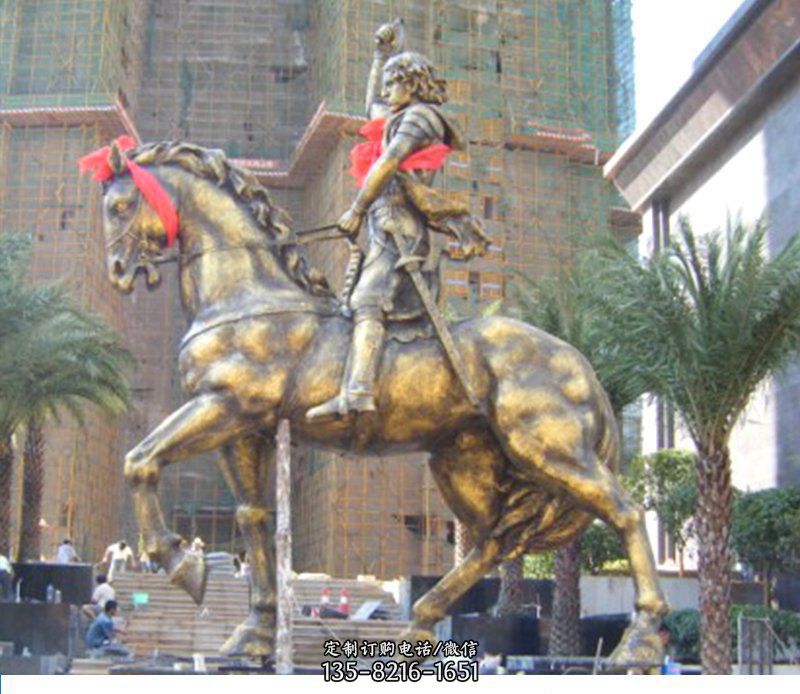 广场西方骑马战士纪念铜雕