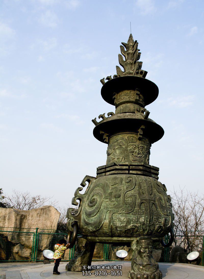 大型三足香炉寺庙铜雕