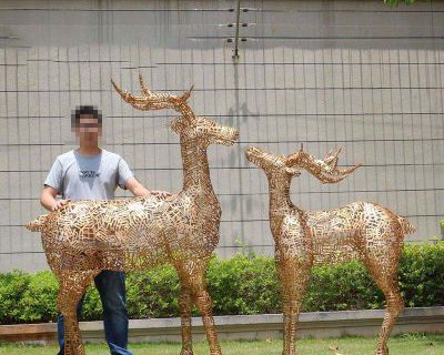 锻造不锈钢镂空鹿雕塑