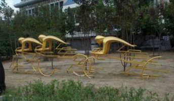 公园不锈钢抽象运动赛车雕塑