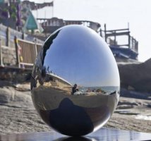 不锈钢镜面空心球雕塑