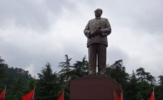 广场伟人毛泽东铜雕