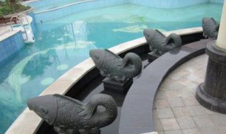 喷水鱼铜雕塑-石雕青石牌坊