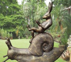 公园蜗牛兔子动物铜雕