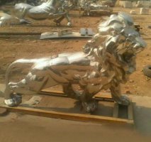 不锈钢几何动物狮子雕塑