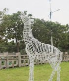 不锈钢园林镂空长颈鹿雕塑 