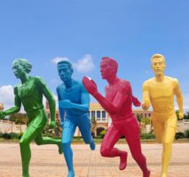 玻璃钢跑步运动人物彩绘雕塑