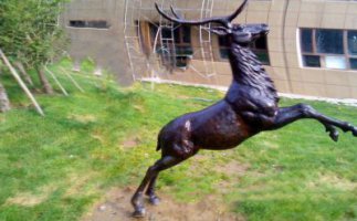 公园跳跃的鹿动物铜雕