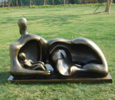 抽象人物母爱铜雕公园景观雕塑