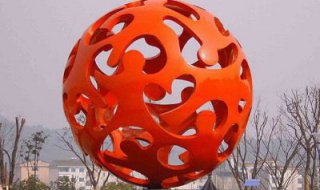 不锈钢欢聚剪影人物镂空球雕塑