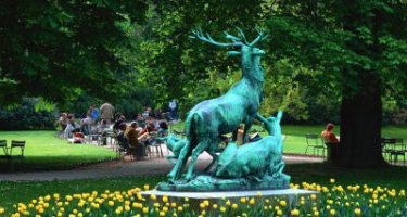 公园驯鹿动物铜雕