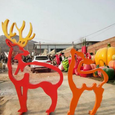 不锈钢城市镂空彩绘鹿雕塑