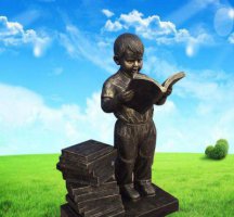 读书的小男孩人物铜雕