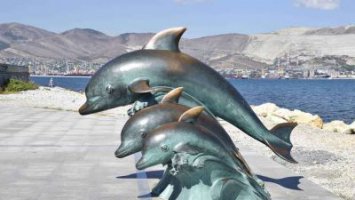 海边海豚母子铜雕