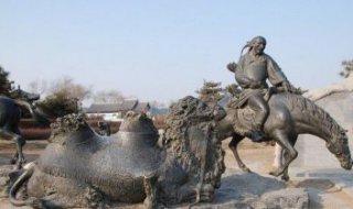 公园骑马的古代少数民族人物小品铜雕