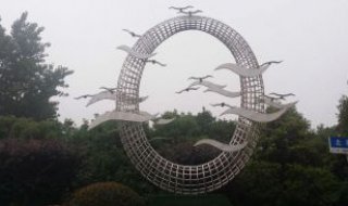 公园不锈钢海鸥和圆环雕塑