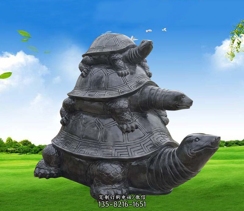 背上驮着小乌龟的青石乌龟动物石雕图片
