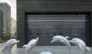 广场不锈钢海豚景观雕塑