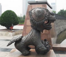 铜雕狮子-狮子头鱼身雕像