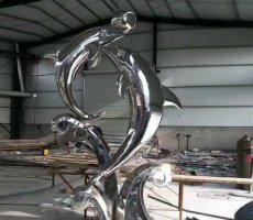 镜面不锈钢海豚顶球雕塑1
