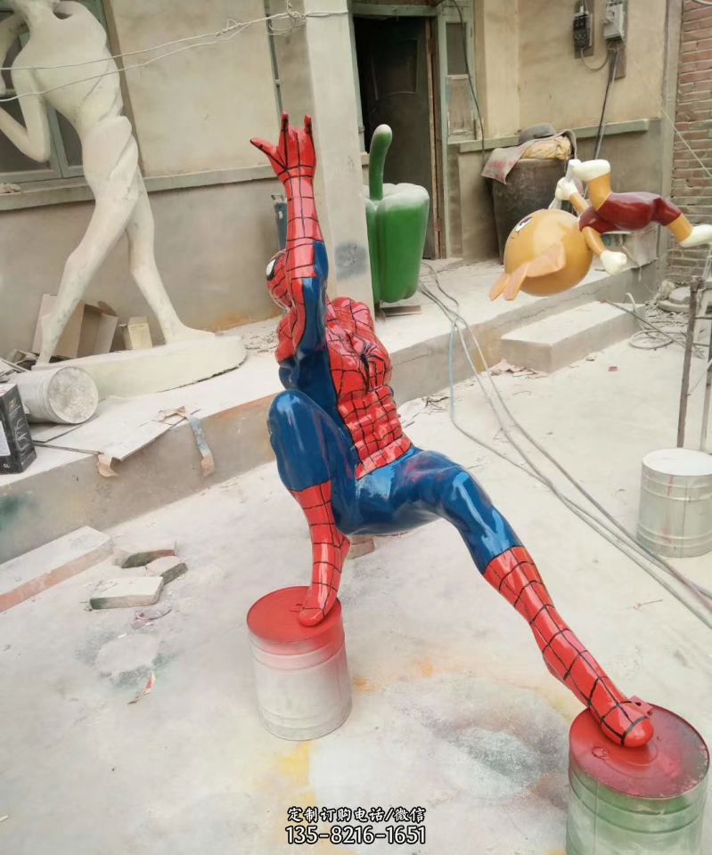 玻璃钢蜘蛛侠雕塑公园卡通人物雕塑