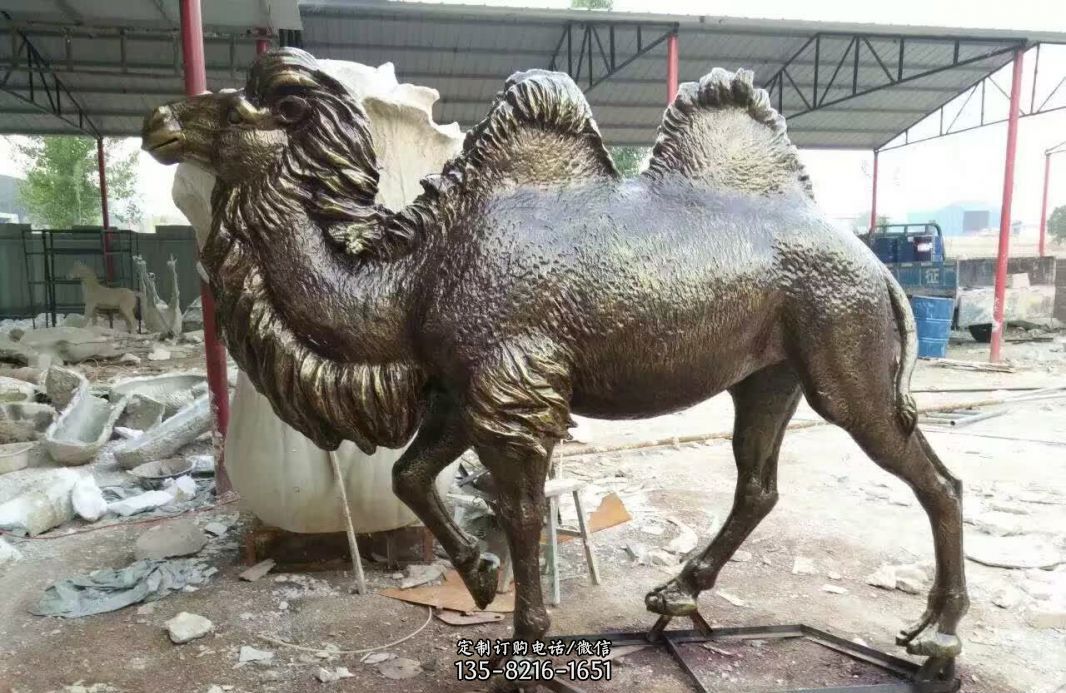 铸铜骆驼雕塑