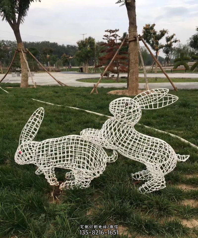 不锈钢镂空兔子公园雕塑
