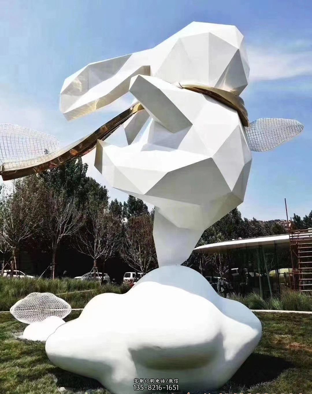 不锈钢兔子景观雕塑