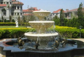 精美多层鲤鱼喷泉石雕，点缀美丽别墅景观
