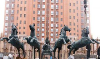 青铜马拉车广场景观雕塑