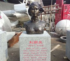 刘胡兰公园人物铜雕