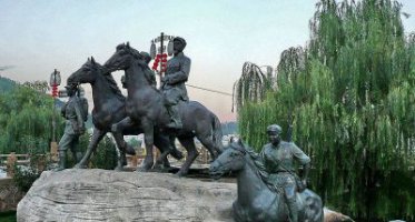 公园红军骑马景观铜雕