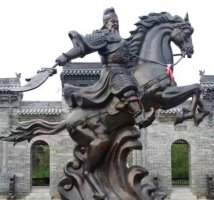 关公骑马驰骋铜雕