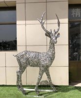 立姿镂空不锈钢鹿雕塑