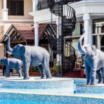 别墅泳池大象景观雕塑