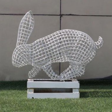 不锈钢小区镂空兔子雕塑