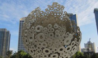 不锈钢圆圈镂空球景观雕塑