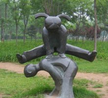 铜雕抽象跳山羊儿童