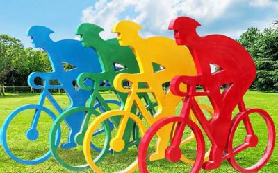 比利时政府馈赠北京奥组委的巨型抽象雕塑群“运动员之路”在北京奥林匹克森林公园揭幕